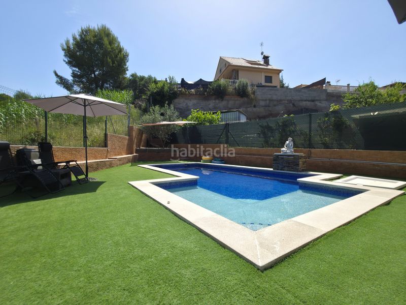 Foto 28c89f50-9404-4c4e-9b1d-132a9252f7a6. Casa amb calefacció aparcament piscina a Abrera