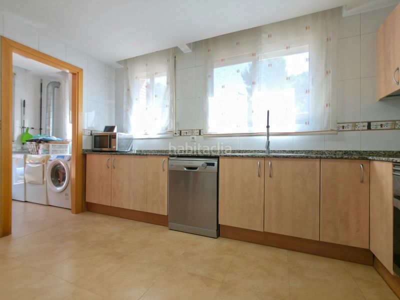 Foto a1b2325b-62a9-4de5-86c9-de6fd2a0cce5. Casa amb calefacció aparcament piscina a Abrera