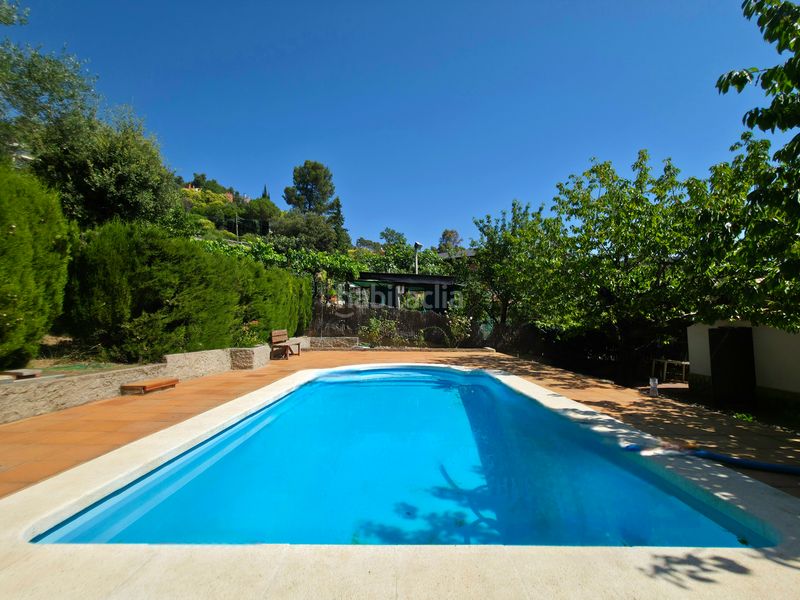 Foto 153cebe7-5d6c-4e65-b3b2-c8d603b621db. Casa amb xemeneia calefacció aparcament piscina a Corbera de Llobregat