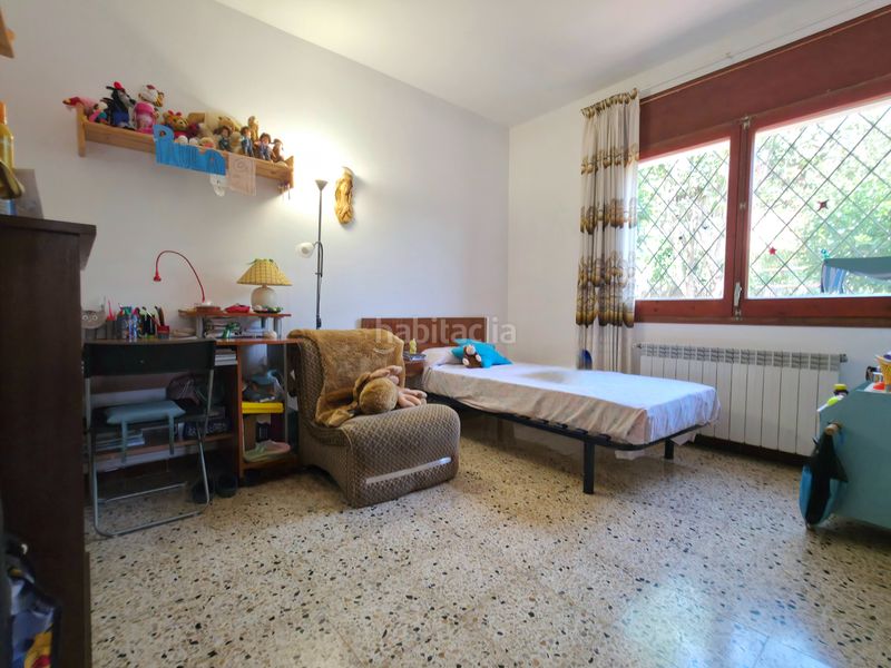 Foto 480701d3-0591-49f8-bc41-0c5a45e80d8e. Casa amb xemeneia calefacció aparcament piscina a Corbera de Llobregat