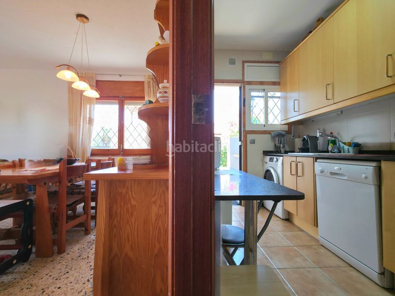 Foto b3ef4c74-a68a-4ff6-9397-9cf26898e1b1. Casa amb xemeneia calefacció aparcament piscina a Corbera de Llobregat