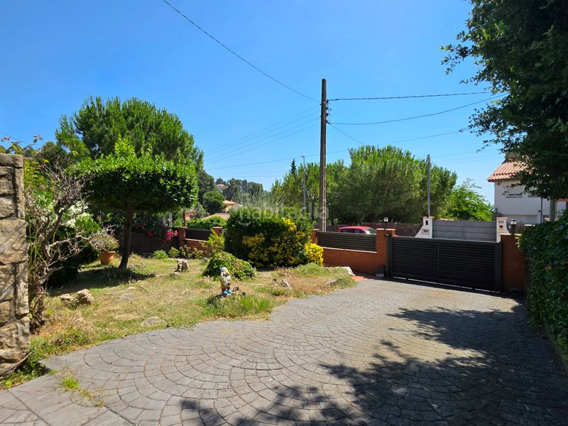 Foto be1d5479-e89a-4253-a30f-63864c179961. Casa amb xemeneia calefacció aparcament piscina a Corbera de Llobregat