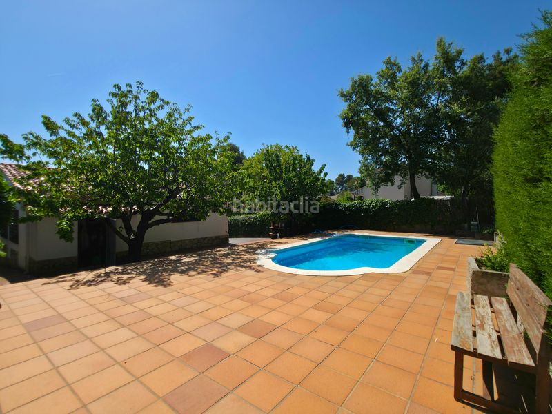 Foto da9ad5dd-768c-43a4-ad14-7002b8ba8890. Casa amb xemeneia calefacció aparcament piscina a Corbera de Llobregat