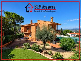 Maison  Avinguda del taió. Red real life - espacio, comodidad y sol