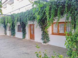 Édifice  Ba-008. Hostal en la codosera (badajoz)