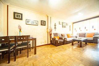 Etagenwohnung in Covibar-Pablo Iglesias. Piso alto y luminoso en edifico con ascensor