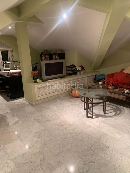 Foto 29310b3b-8692-4bc6-82a5-e0dbd9d28070. Casa aparellada amb aparcament a Nueva España Madrid