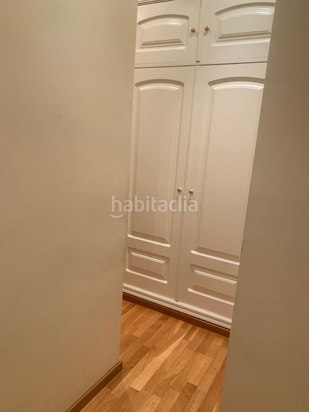 Foto 526afcc9-6a57-44f1-9b38-78b10a4885d8. Casa aparellada amb aparcament a Nueva España Madrid