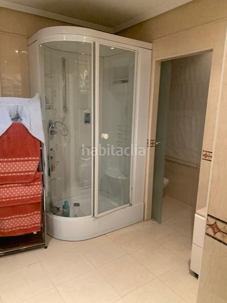 Foto fd89aff9-e622-4db7-ac52-c8ea45c61e6a. Casa aparellada amb aparcament a Nueva España Madrid