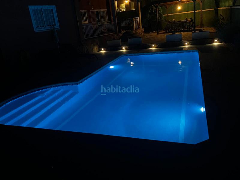 Foto 0e65017a-297c-43f8-9ab9-23d1c3a3952e. Chalet con camino riscaldamento parcheggio piscina in Seseña