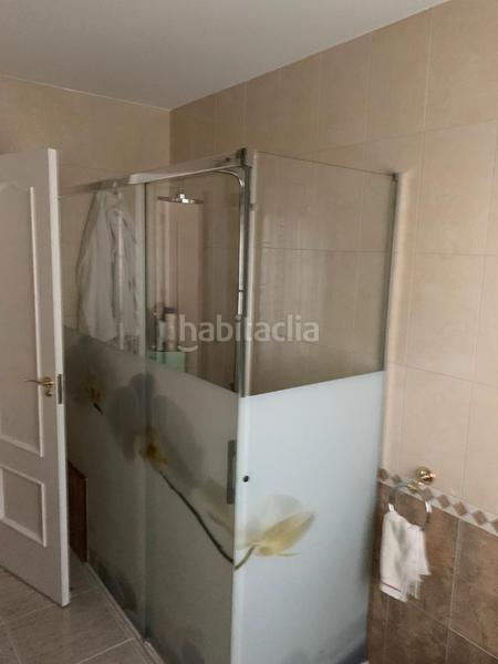 Foto ecc2fc2d-b920-41ef-bd76-8334ddae6b0b. Chalet con camino riscaldamento parcheggio piscina in Seseña