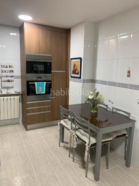 Foto ef5a3c70-545b-430f-aeb8-7f1540e5e77e. Chalet con camino riscaldamento parcheggio piscina in Seseña