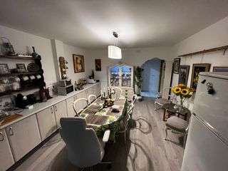 Local Comercial a Centro. Nave con varias estancias
