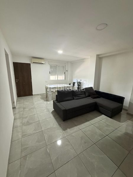 Foto aa9dc5d4-b82e-42f5-991c-f56a3d4b9038. Casa  con piscina en Ugena