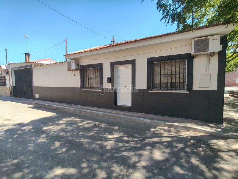 Foto c4080c96-a4b3-4964-9a6e-e141ca7bd6ea. Casa adossada amb aparcament a San Martín de la Vega