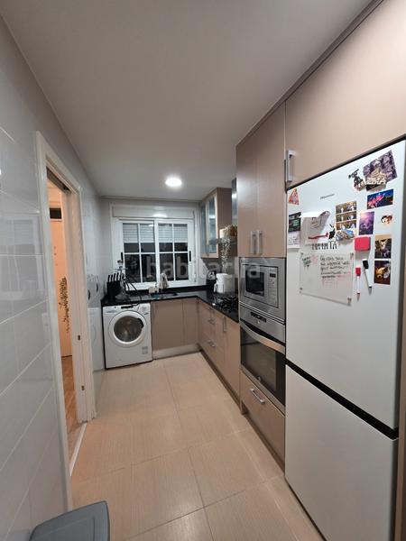 Foto bc2f3a3d-98a5-43a6-8d10-85f5a3059953. Chalet adosado en Yuncos