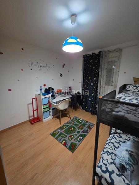 Foto 06c22476-00d2-4dbf-bc0d-7e9d825576cf. Chalet con camino parcheggio in Yuncos