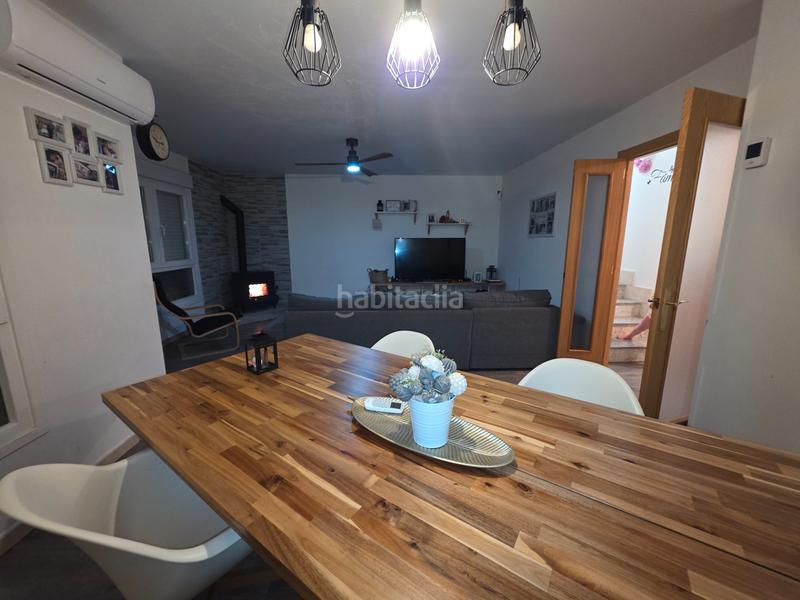 Foto 25c66989-8324-45c0-9ca3-861b399d8585. Chalet con camino parcheggio in Yuncos