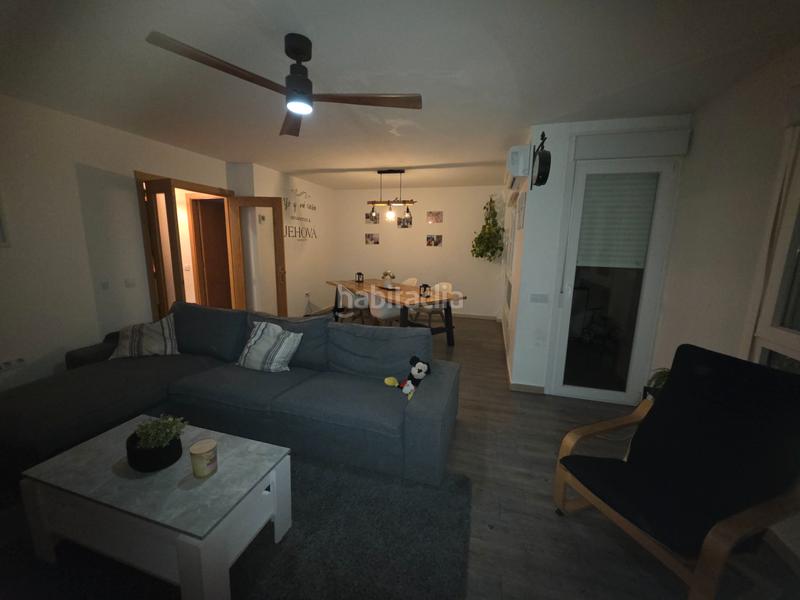 Foto 959f85aa-812f-41d5-8dd4-b4d1b0ef79ce. Chalet con camino parcheggio in Yuncos