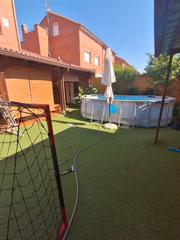 Chalet à Chozas de Canales. Adosado chozas de canales