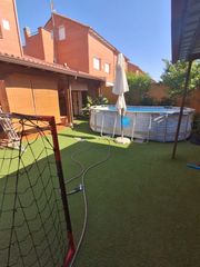 Chalet in Chozas de Canales. Oportunidad adosado chozas de canales