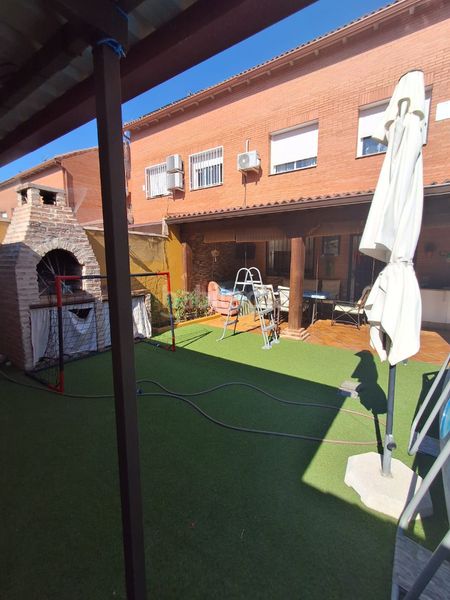 Foto ce0a3e82-fc10-42fb-818a-7226f8212e98. Xalet amb aparcament piscina a Chozas de Canales
