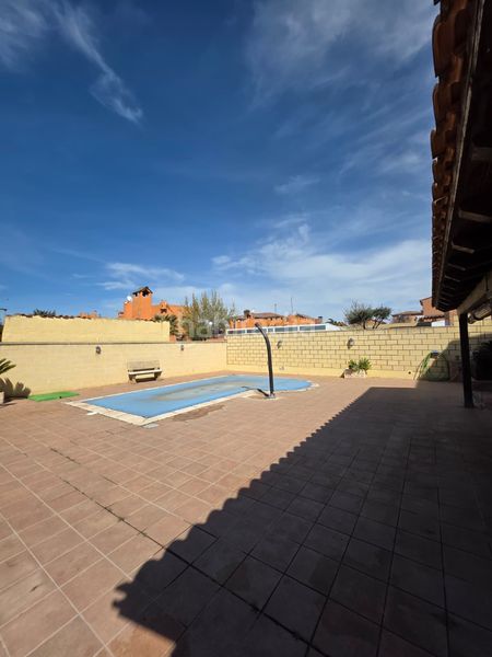 Foto b2246169-2220-4ac8-a6a3-29f5e8fa178b. Xalet amb aparcament piscina a Calypo Fado