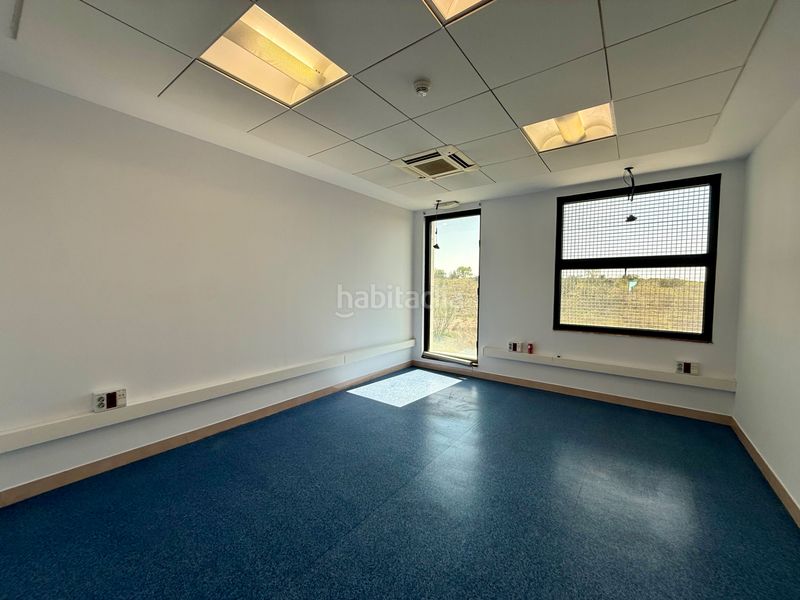 Foto ee9e271c-501d-4b21-b2bb-91d1f4498f0e. Affitto edificio in Campodón-Ventorro del Cano Alcorcón