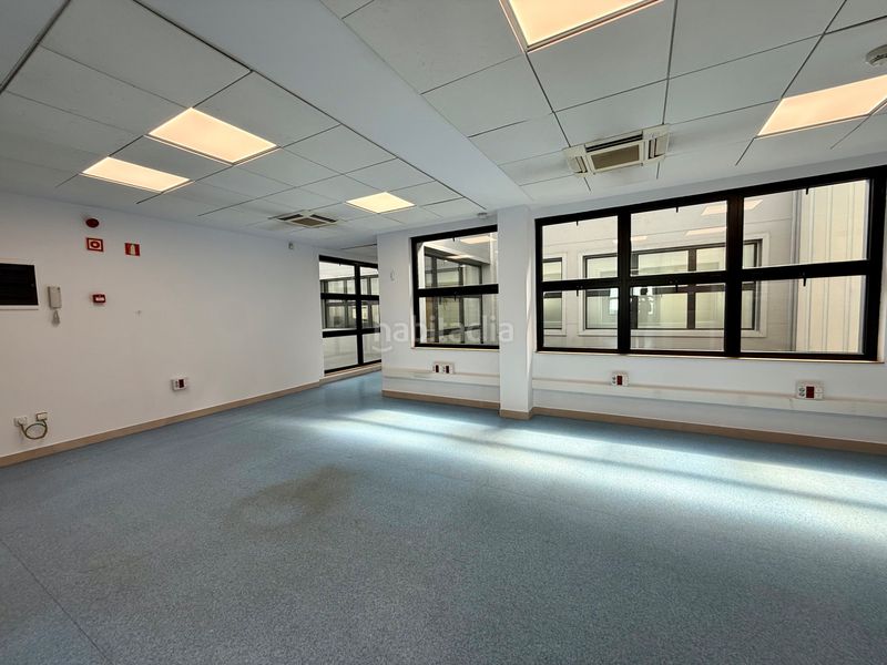 Foto 05047d4f-578f-4137-8962-28f9d0814c35. Edificio  de oficinas en ventorro del cano en Madrid