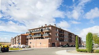 Lloguer Local Comercial  Avenida miguel ángel blanco. Local de esquina con 420m2 en una sola planta