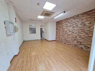Business premise in Montcada Centre - La Ribera. Local comercial en pleno corazón de montcada