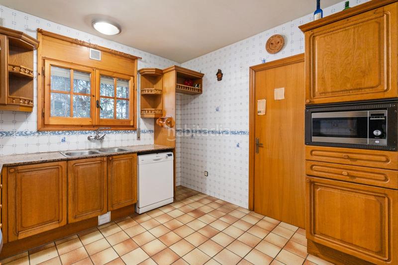 Foto bfc555ed-0fd2-48a0-8b19-6c33064a60f7. Haus mit heizung parking pool in Santa Maria-Terra Nostra Montcada i Reixac