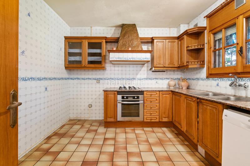 Foto cc8980c6-20e6-4c21-84d0-03fec7b823a1. Haus mit heizung parking pool in Santa Maria-Terra Nostra Montcada i Reixac