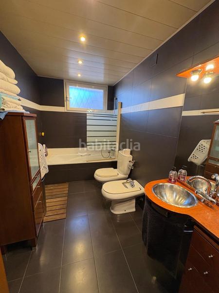 Foto 4ac5c22e-b619-49f0-ae0e-b1ba17fda622. Casa con riscaldamento parcheggio piscina in Santa Maria-Terra Nostra Montcada i Reixac