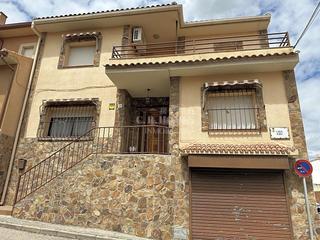 Casa aparellada a Borox