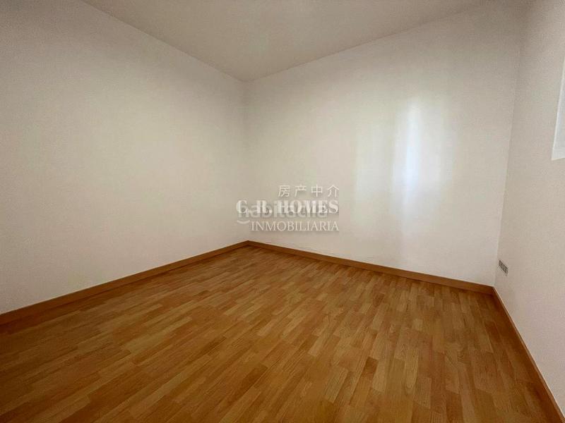 Foto 28d1fe72-d4f8-46f4-b381-f786b6bb93d5. Erdgeschoss in San Isidro Getafe