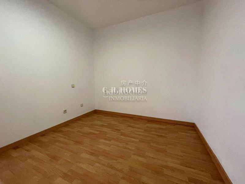 Foto e12627dc-f1e0-43e6-97ca-3b588cd90bc7. Planta baixa a San Isidro Getafe