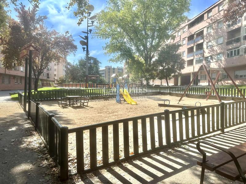 Foto 423d8723-f9a6-40d0-b244-6c5a019ec27c. Planta baixa amb calefacció aparcament piscina a Valdemoro