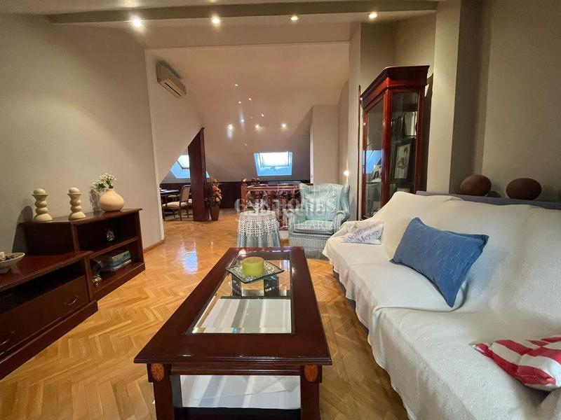 Foto 5a0d3b33-9642-4167-8c3f-681b4fdd1ed3. Casa a schiera con riscaldamento parcheggio in Sector 3 Getafe