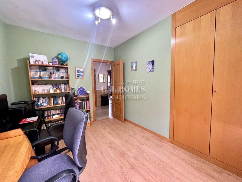 Foto 10c12525-5c15-4be7-87de-2af2af513e4f. Semi detached house with heating parking pool in El Arroyo-La Fuente Fuenlabrada