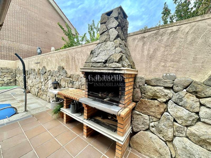 Foto 2c3b246f-6d3e-4f3e-8493-ce31797f0d2e. Semi detached house with heating parking pool in El Arroyo-La Fuente Fuenlabrada