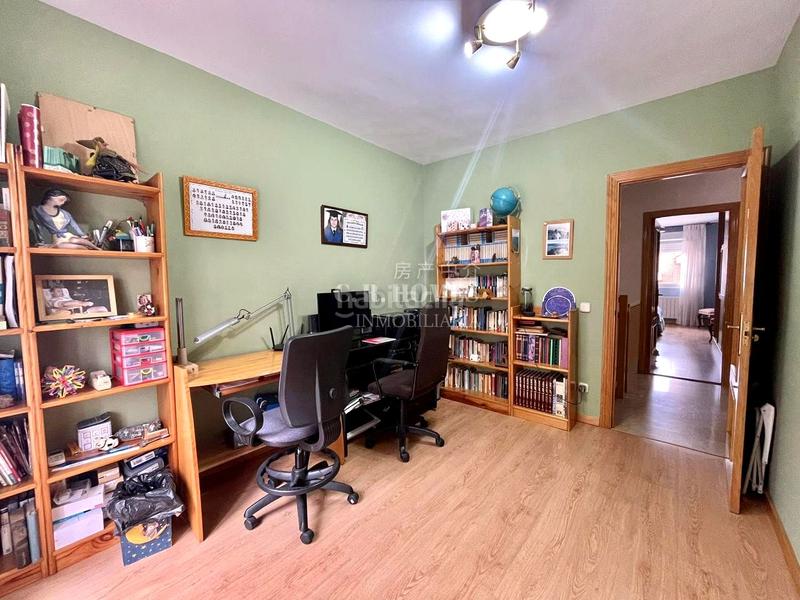 Foto 73fd5ebd-72d7-45a6-83df-67f1f684828a. Semi detached house with heating parking pool in El Arroyo-La Fuente Fuenlabrada