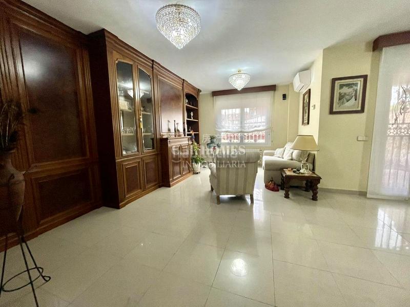 Foto 7c8970e7-e279-4cdc-a493-529302969d74. Semi detached house with heating parking pool in El Arroyo-La Fuente Fuenlabrada