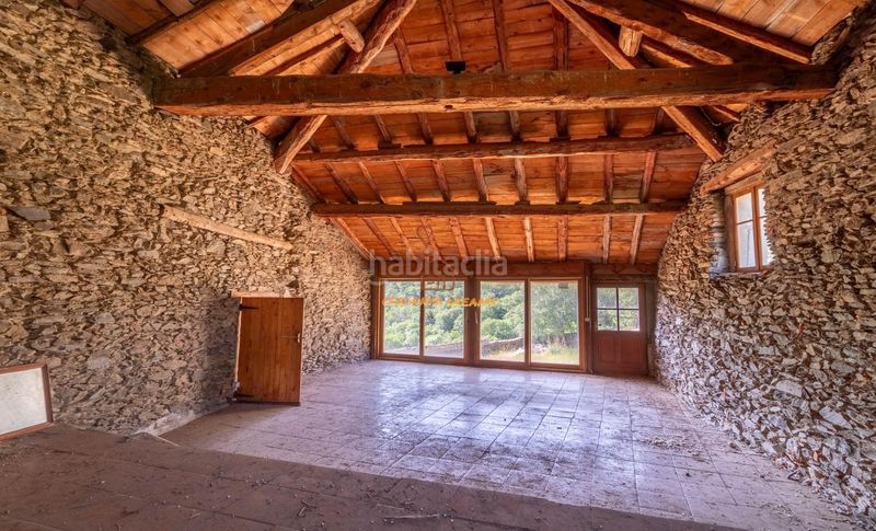 Foto f6a7f110-f771-4e30-8429-b1670854ea1e. Casa amb xemeneia aparcament a Osseja