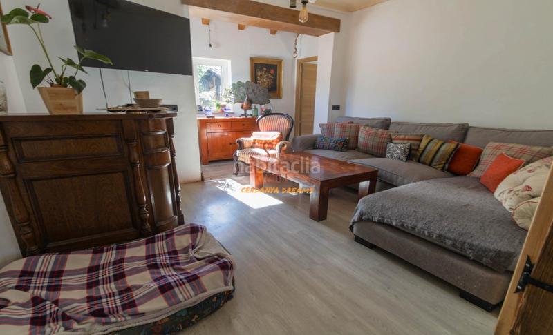 Foto b76f33d1-ee43-4f0b-9fe4-fdf2bed36565. Casa pareada pareada con jardín en Enveitg