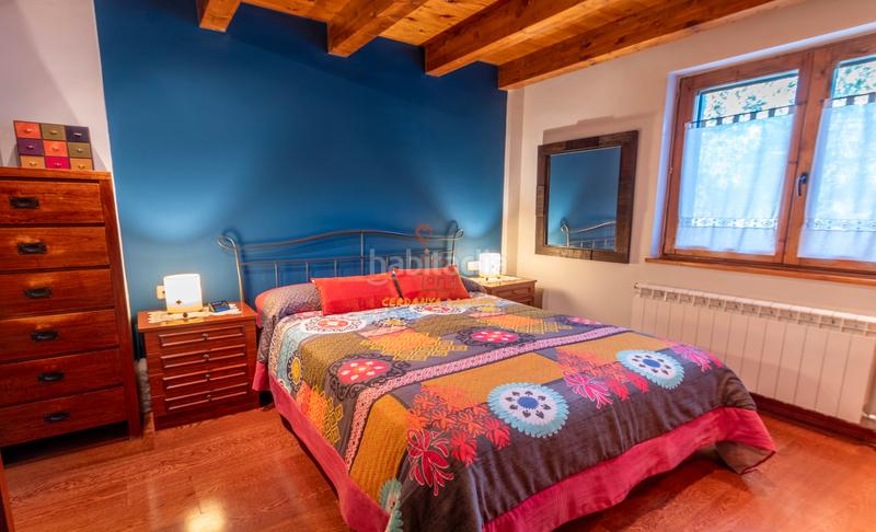 Foto 1dbc6f43-409a-4175-95a0-5c53da0973c2. Duplex avec cheminée chauffage parking piscine dans Puigcerdà