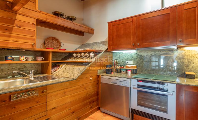 Foto 52f8c1d0-6fae-4885-95d2-f0aa55e41e79. Duplex avec cheminée chauffage parking piscine dans Puigcerdà