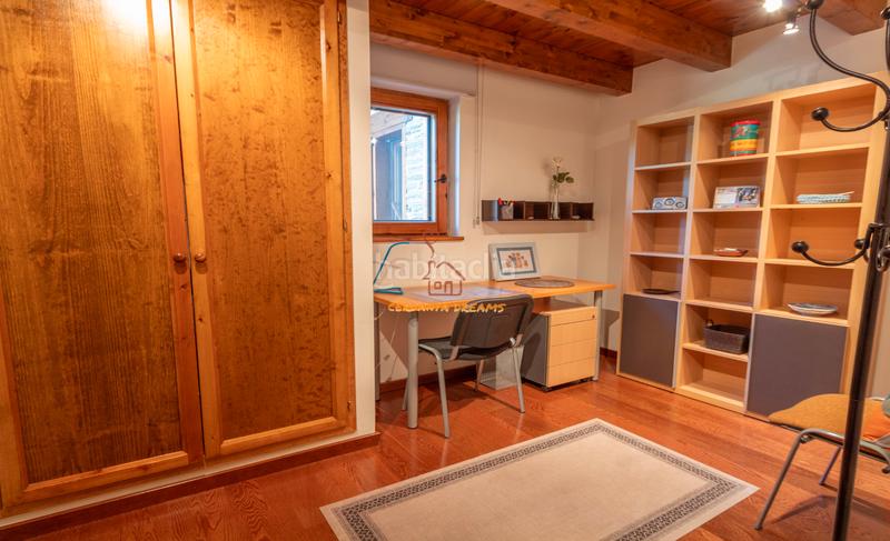 Foto a8fbd8c4-e2f7-4d24-9dbb-9132cfa50d28. Duplex avec cheminée chauffage parking piscine dans Puigcerdà