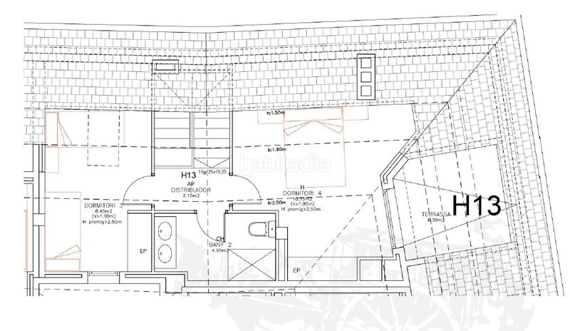 Foto ae9007c6-9988-4d1a-8465-73b8732ed296. Àtic amb xemeneia calefacció aparcament a Puigcerdà