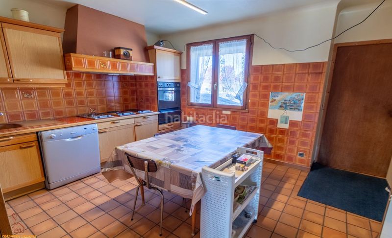 Foto 0e694c5a-ea83-4b14-9f0e-dbca96e5cc55. Casa  con gran jardín en Osseja